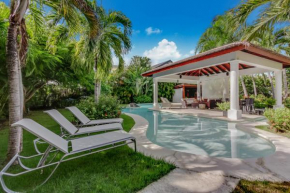 Beautiful Villa with Pool, Gym & Maid